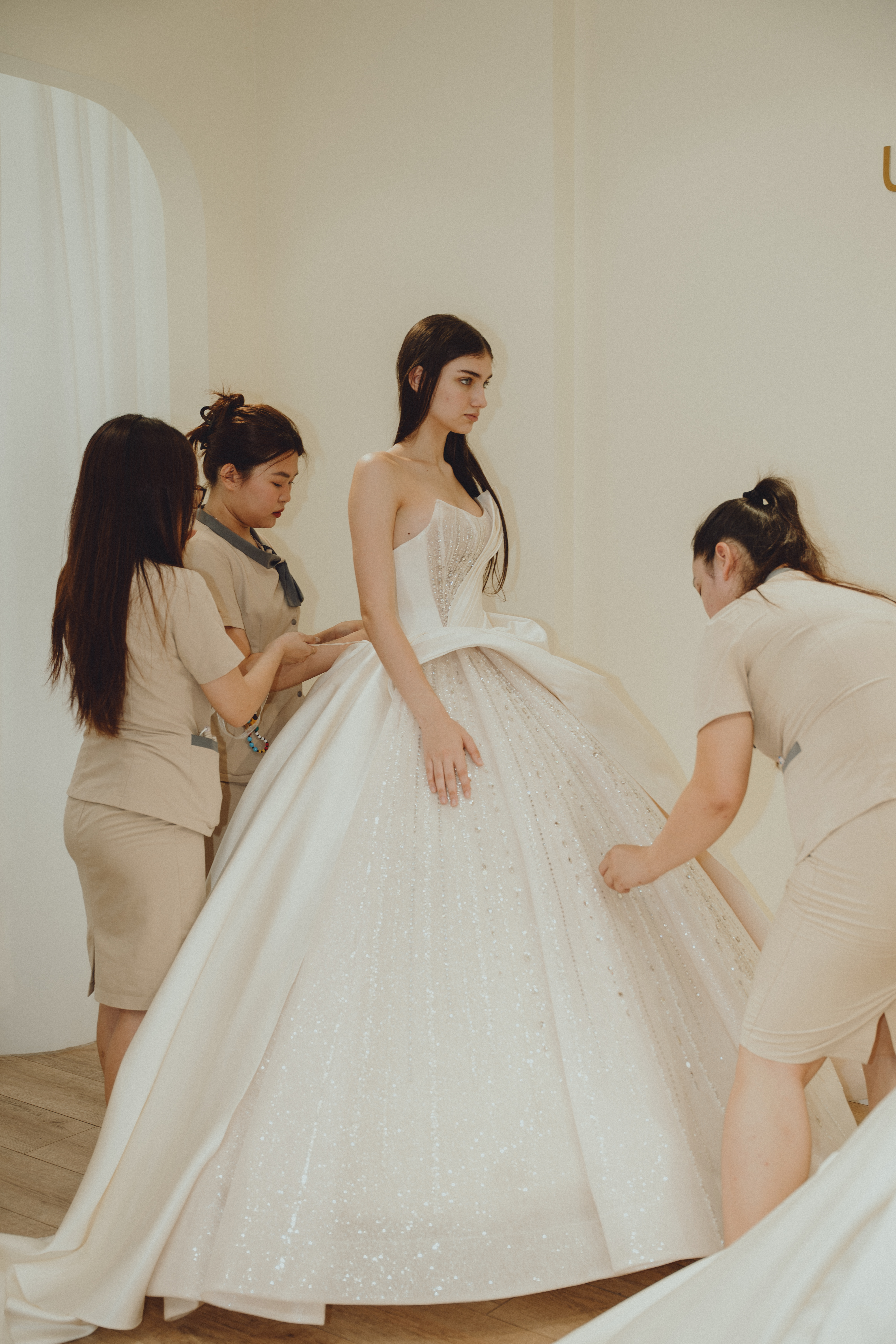 Dịch vụ take care cô dâu tận tình đến từ nhà Uni Bridal