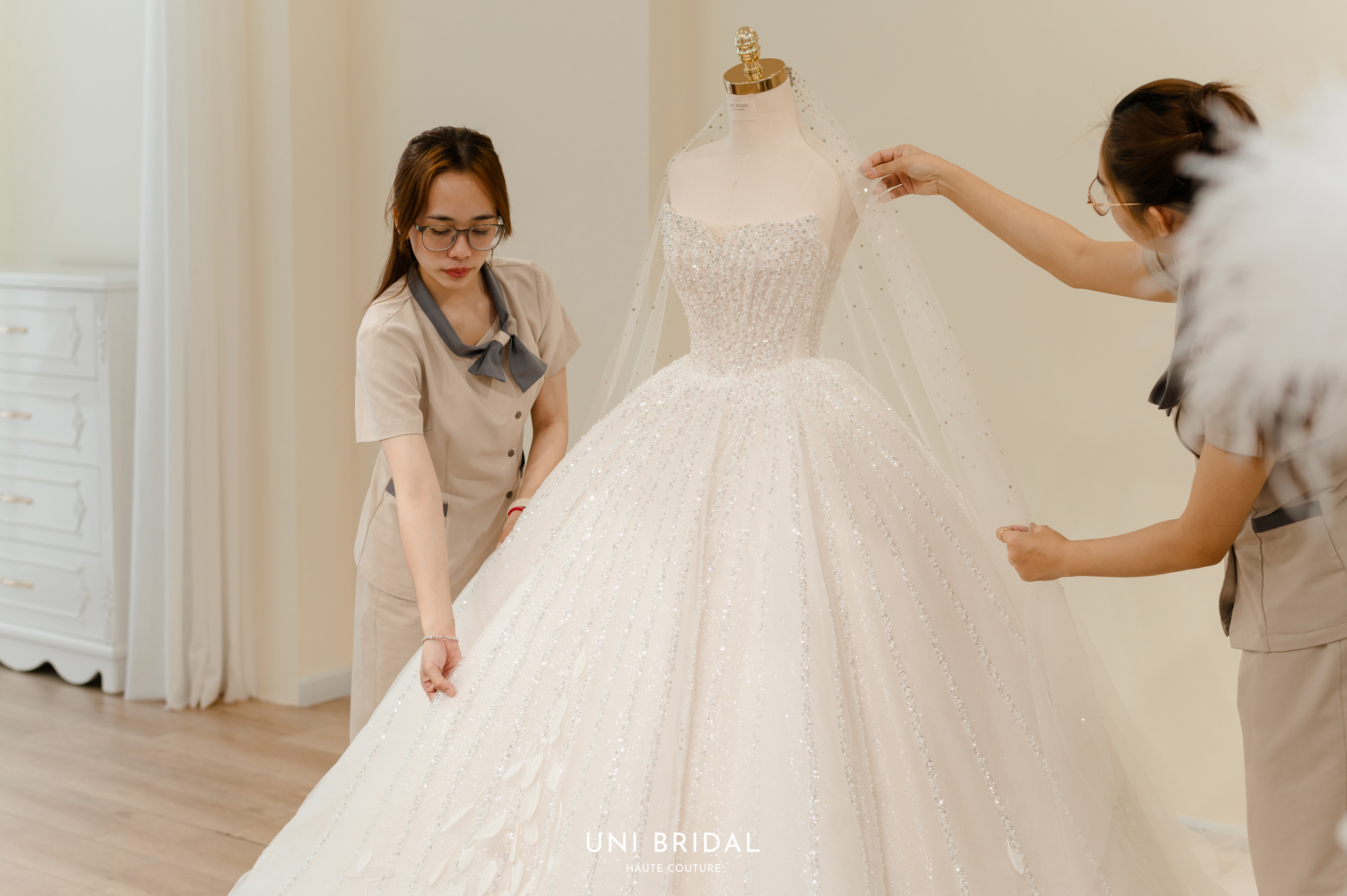 Váy cưới theo yêu cầu cho nàng dâu tự tin toả sáng
