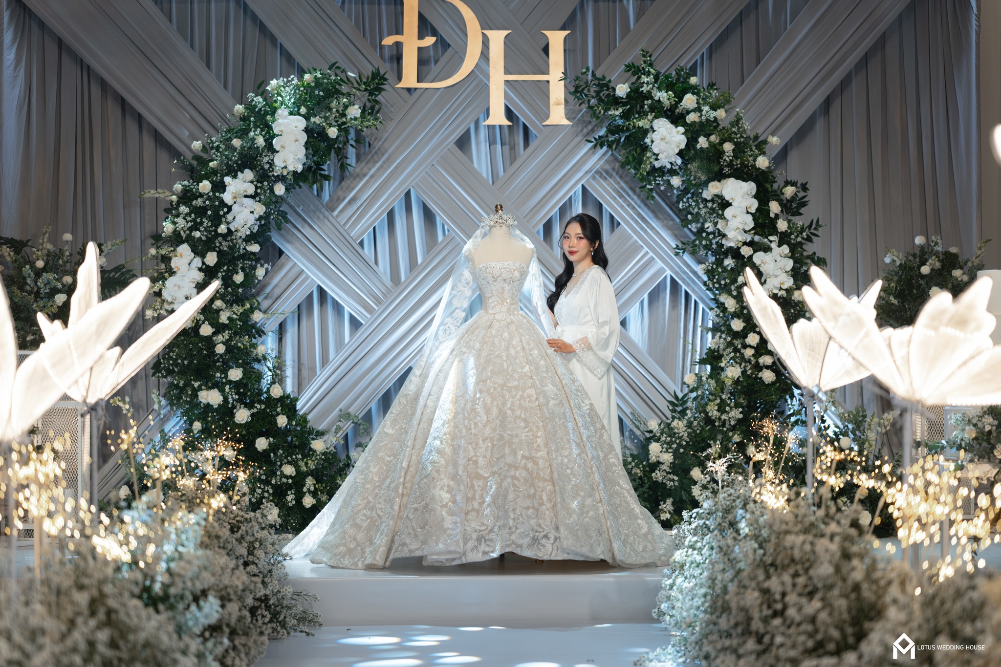 Váy cưới thiết kế cá nhân hóa