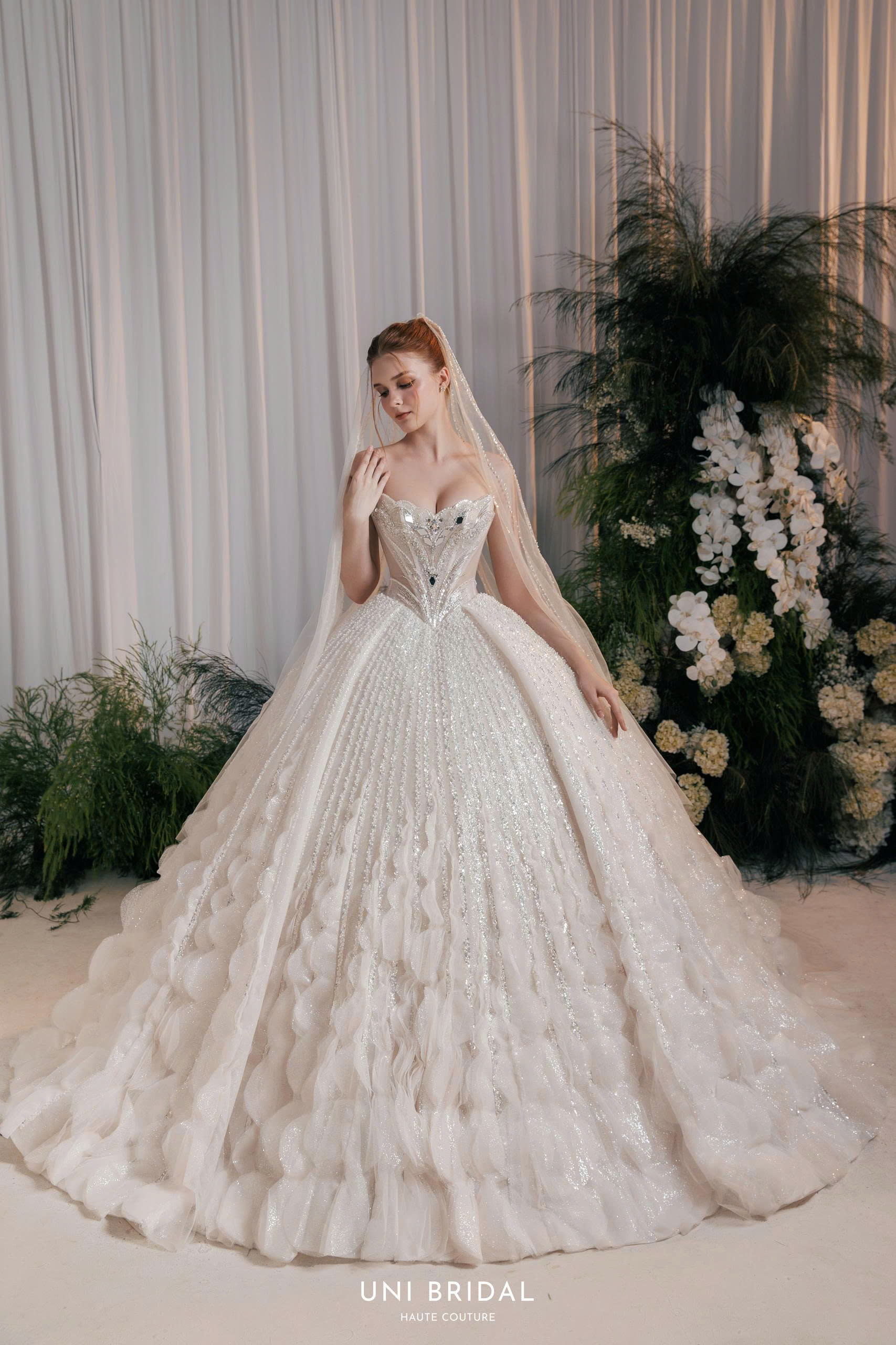 Váy cưới Royal Bloom