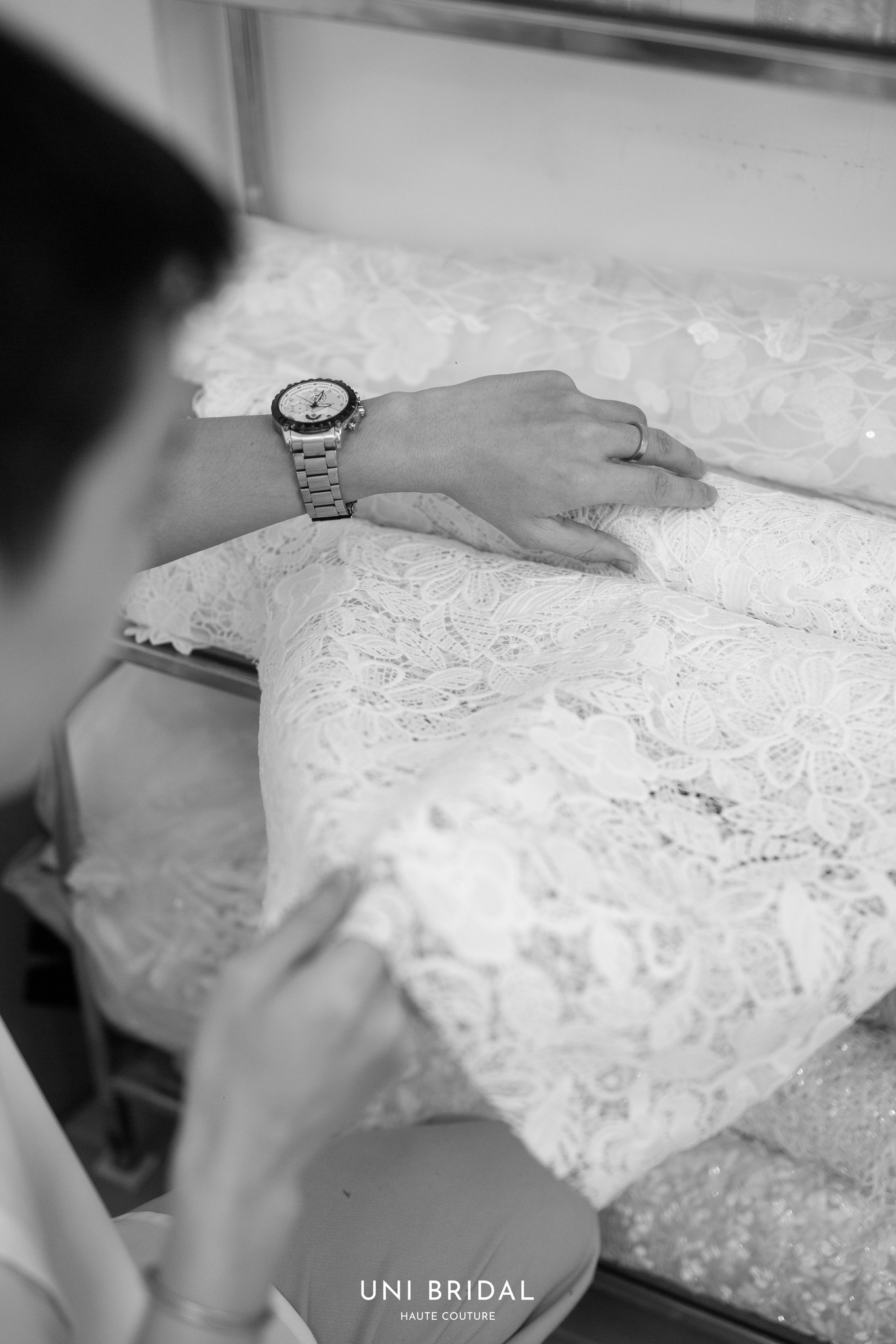 Chất liệu và họa tiết đính kết đều được lựa chọn kỹ lưỡng