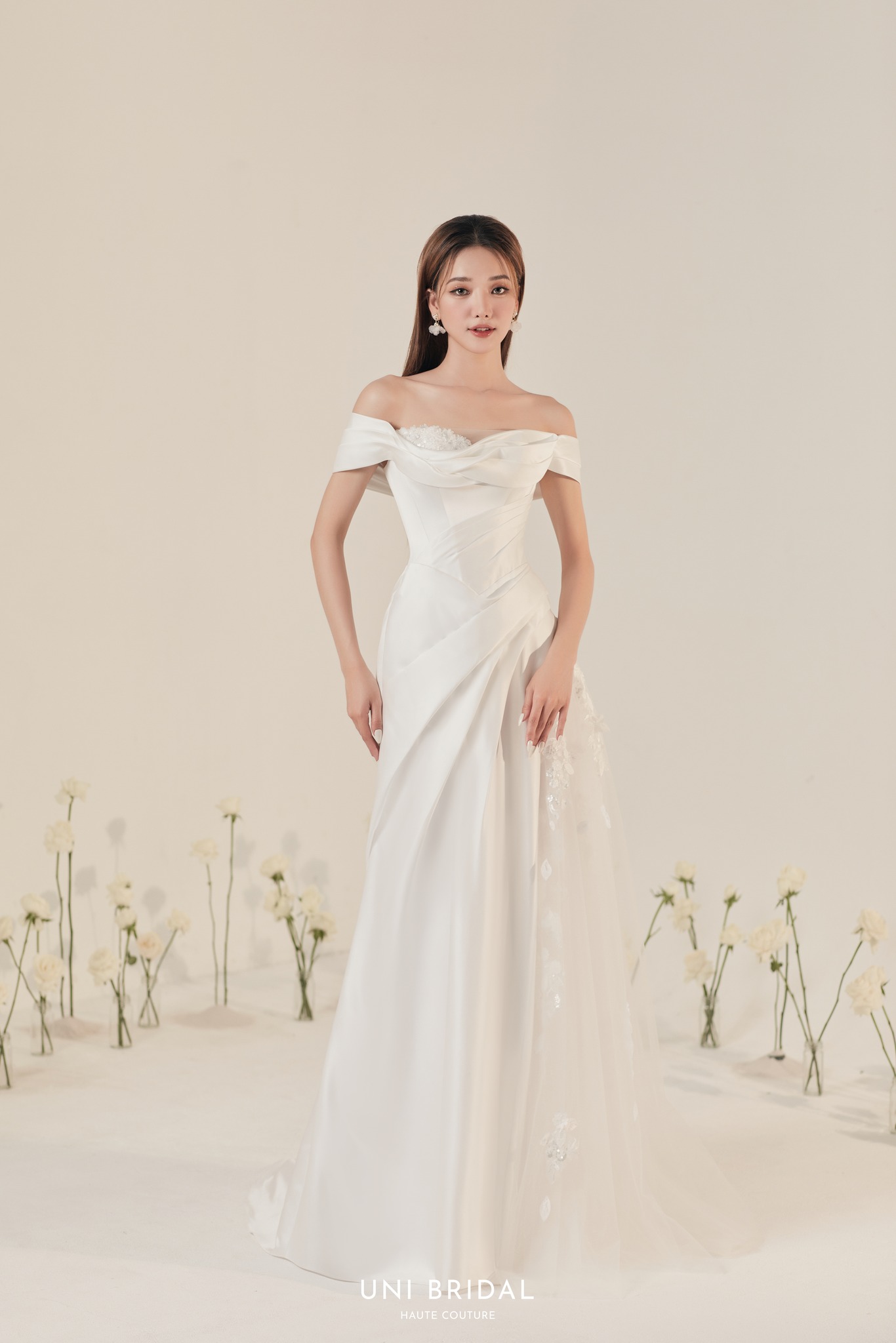kieu-vay-cuoi Không điểm tiết gì nhiều nhưng vẫn toát lên vẻ đẹp sang trọng cho nàng dâu