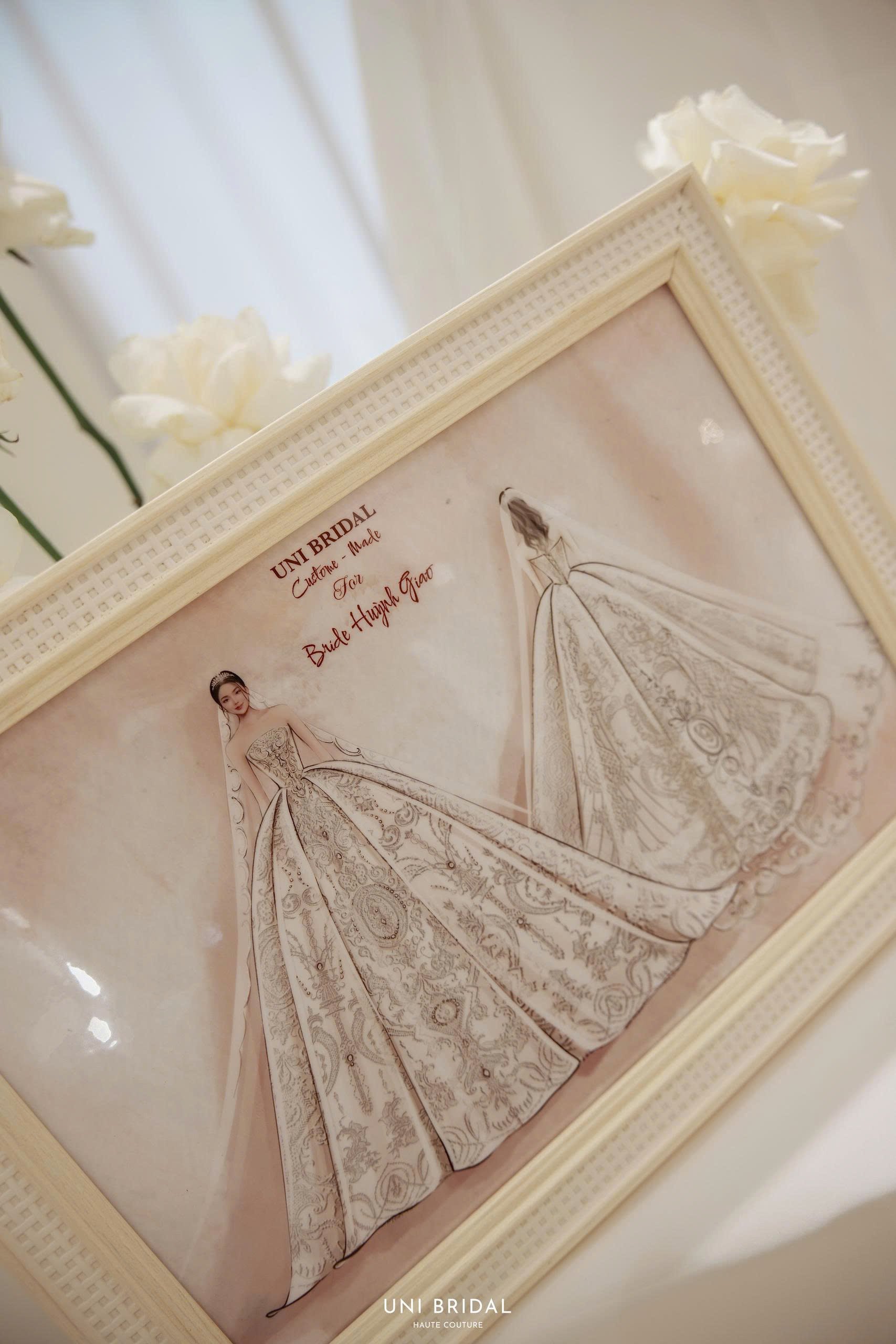Bản phác thảo thiết kế váy cưới với dáng ball-gown lộng lẫy