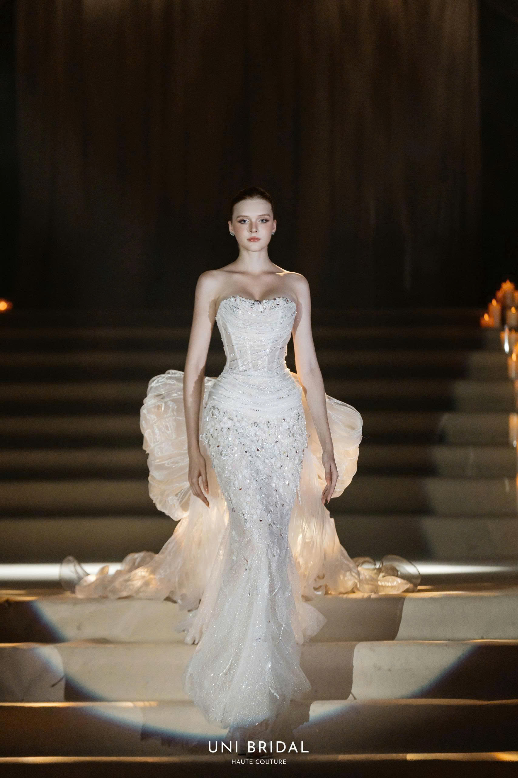 Điểm nhấn của váy cưới Elegant với chiếc nơ bản to