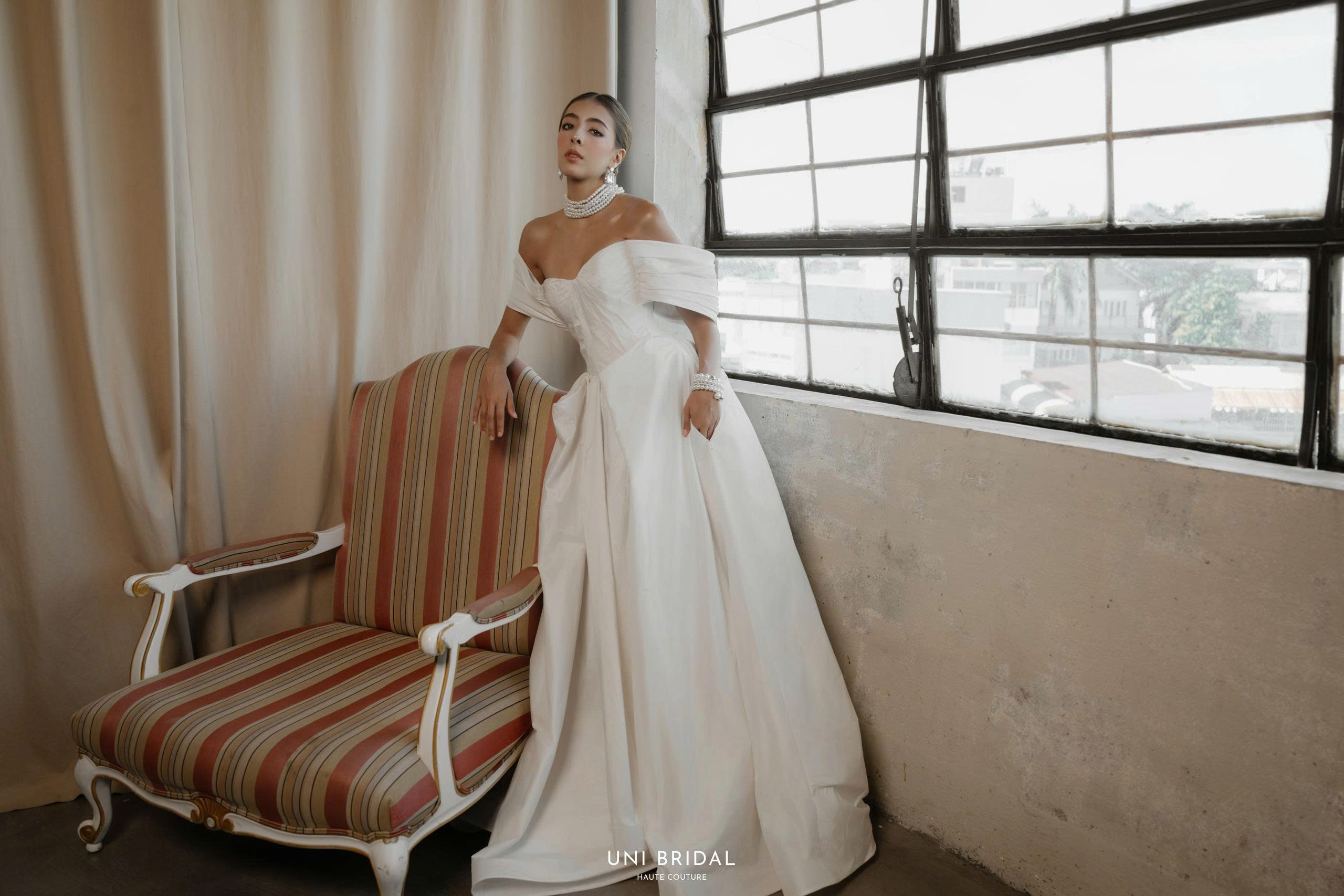 Thử váy cưới để tìm được chiếc váy thoải mái nhất