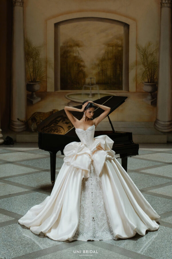 Hoàn thiện vẻ đẹp của nàng dâu với thiết kế váy cưới công chúa cúp ngực sang trọng