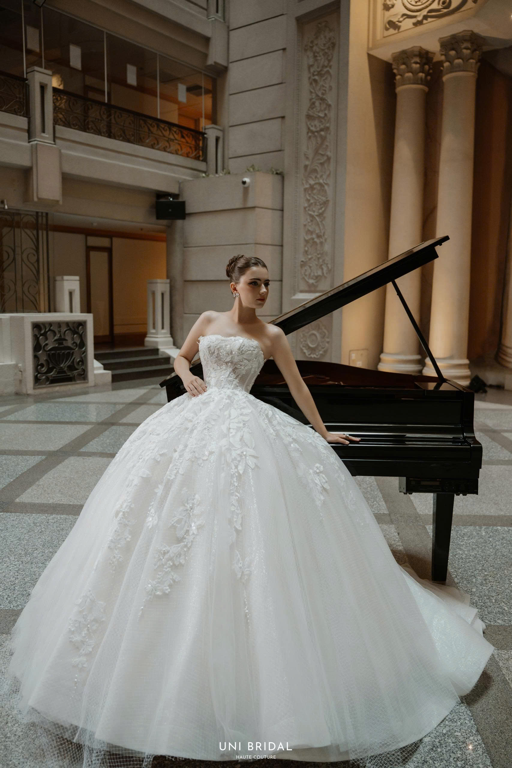 Thiết kế váy cưới công chúa của BST Chorus of Dreams phô diễn vẻ đẹp lộng lẫy cho nàng dâu