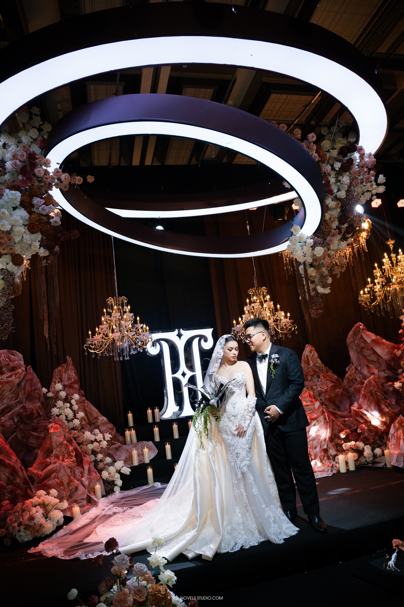 Nàng dâu Gia Hân tự tin tỏa sáng trong thiết kế váy cưới dành riêng cho mình