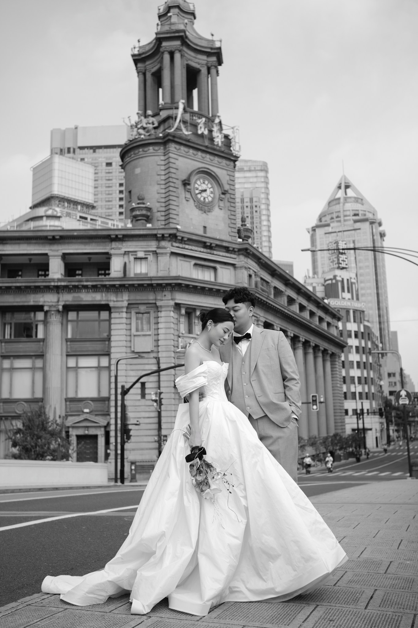 Thiết kế váy cưới thăng hoa cùng cảm xúc nàng dâu