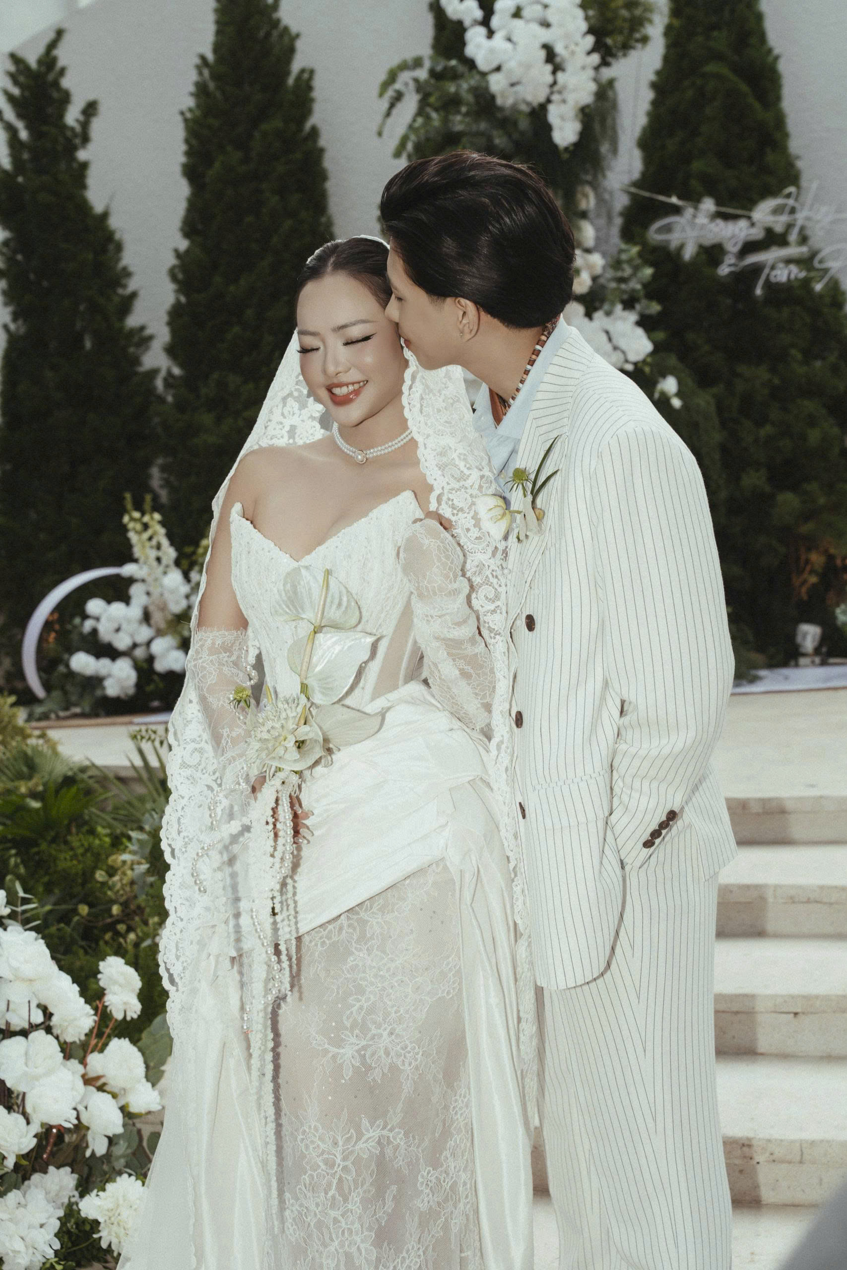 Dáng váy cưới đuôi cá khắc họa trọn vẹn nét đẹp nữ tính