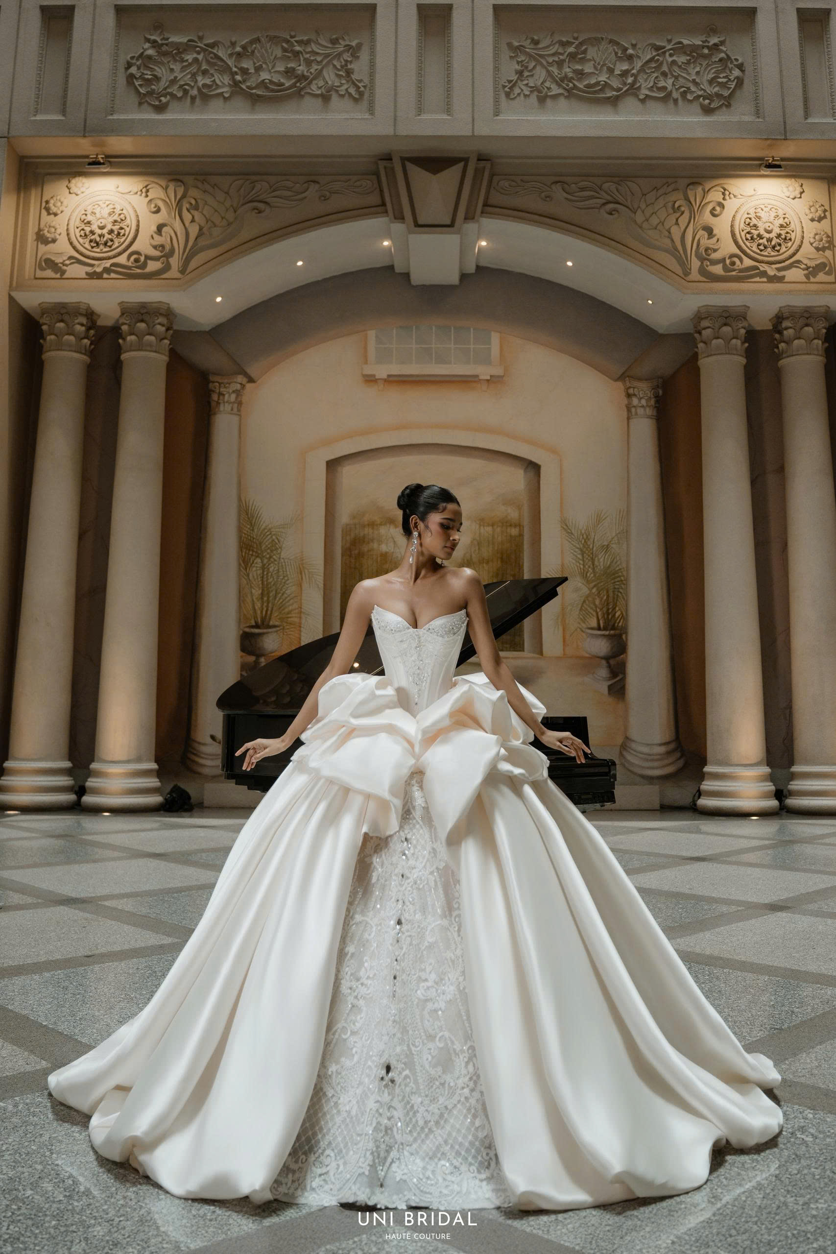 Vẻ đẹp hiện đại dành cho nàng dâu yêu sự nhẹ nhàng mà khác biệt với phần bèo nhún có thể tháo rời