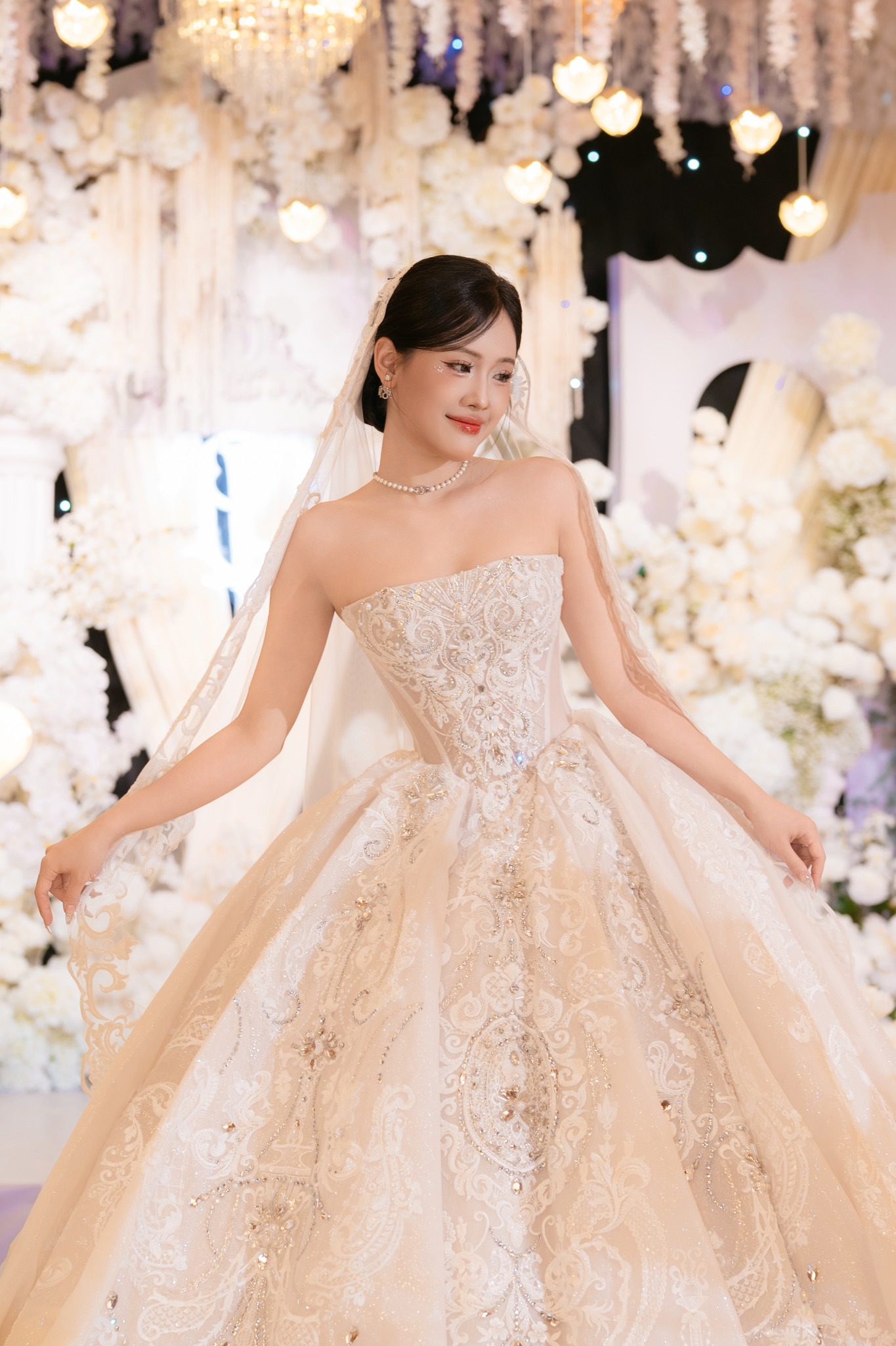 Váy cưới Uni Bridal được nhiều nàng dâu lựa chọn để đồng hành cũng ngày hạnh phúc tại quê nhà