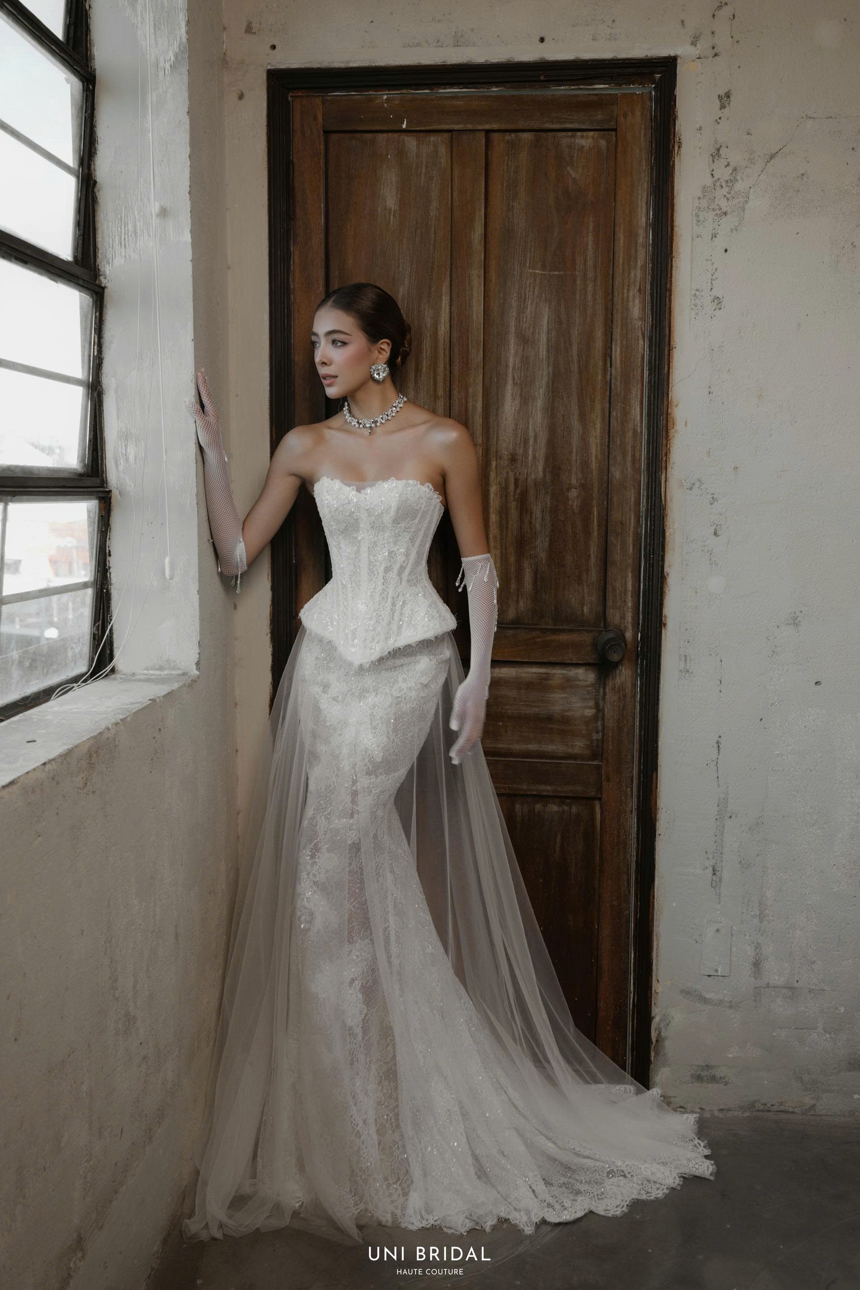 Một thiết kế đuôi cá cúp ngực tạo nên sức hút cho nàng dâu