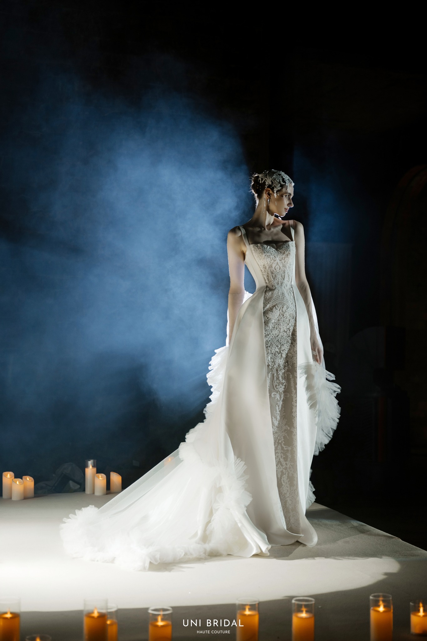 Váy cưới dáng đuôi cá luôn giữ vị trí “vedette” trong thiết kế váy cưới phô diễn nét quyến rũ