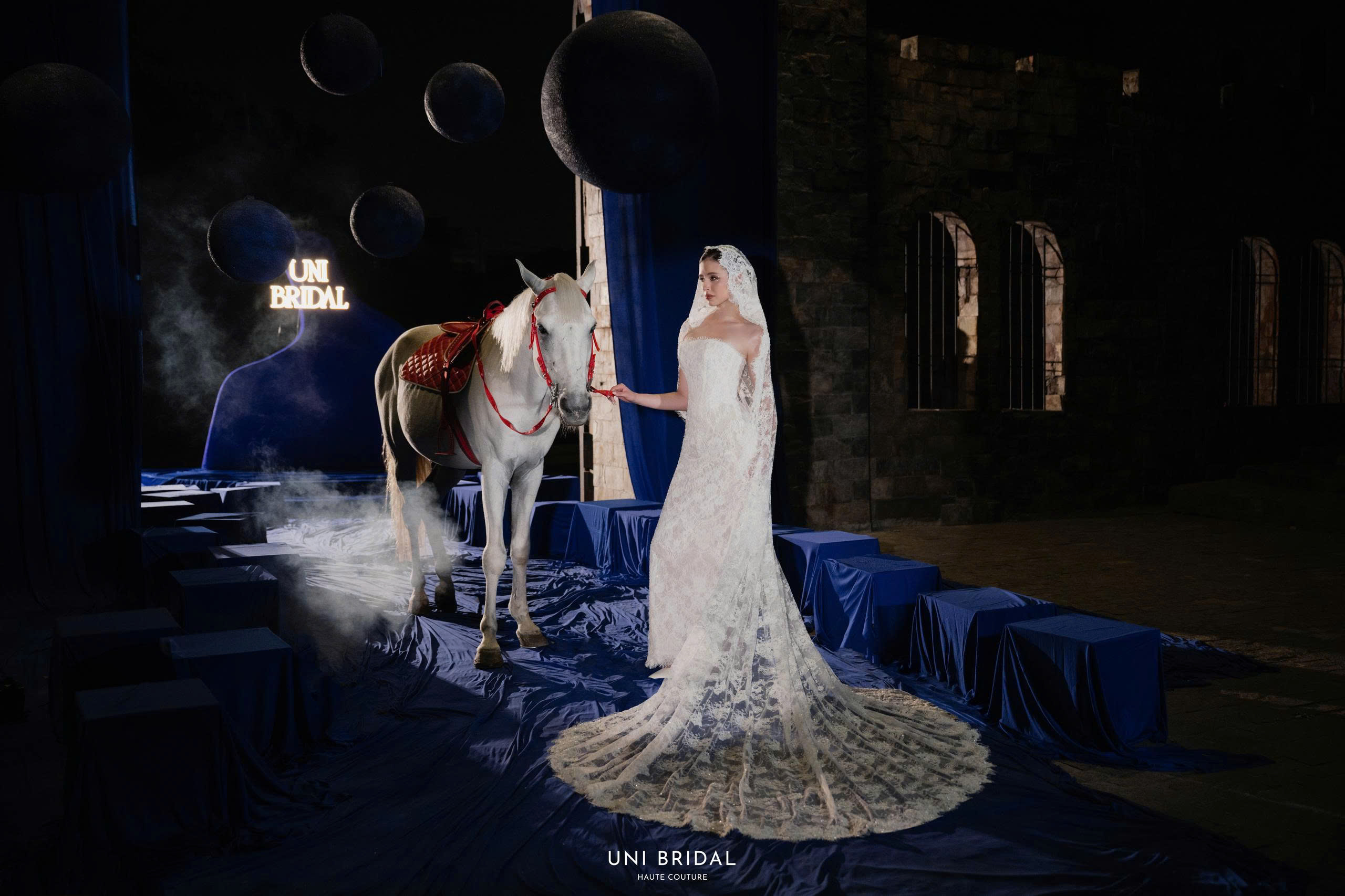 BST Majestic Allure trở thành bản tuyên ngôn của vẻ đẹp độc bản của nàng dâu hiện đại