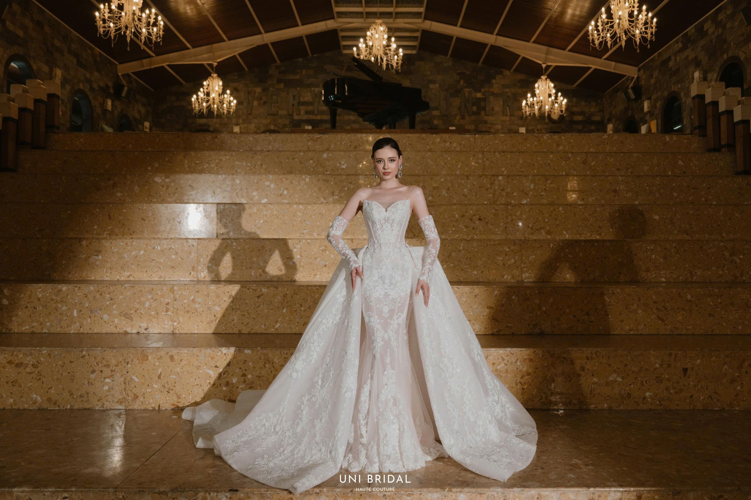 Mẫu thiết kế 2in1 với phần tà váy có thể tháo rời