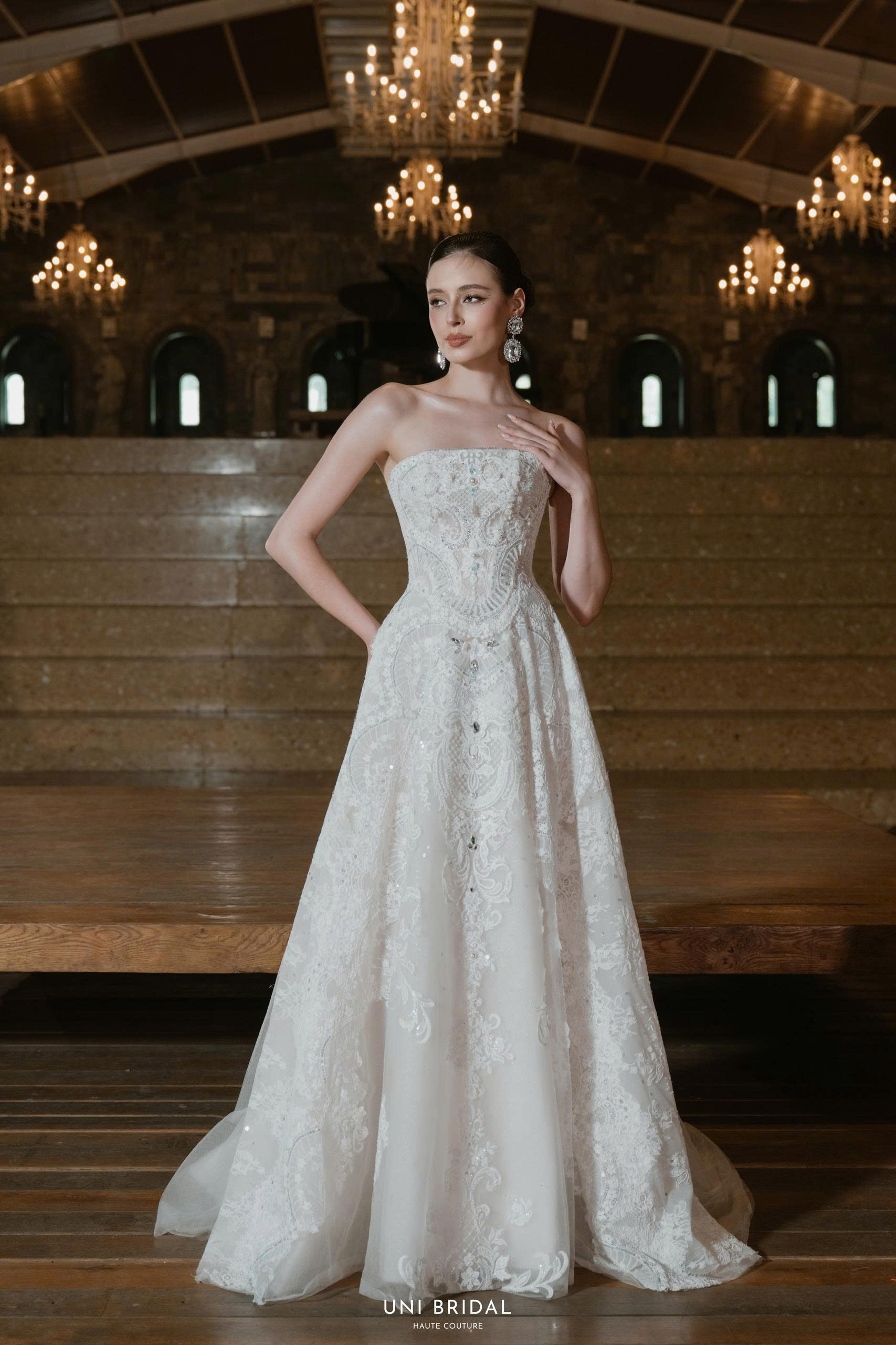 Vẻ đẹp sang trọng của mẫu váy cưới A-line trong BST Majestic Allure