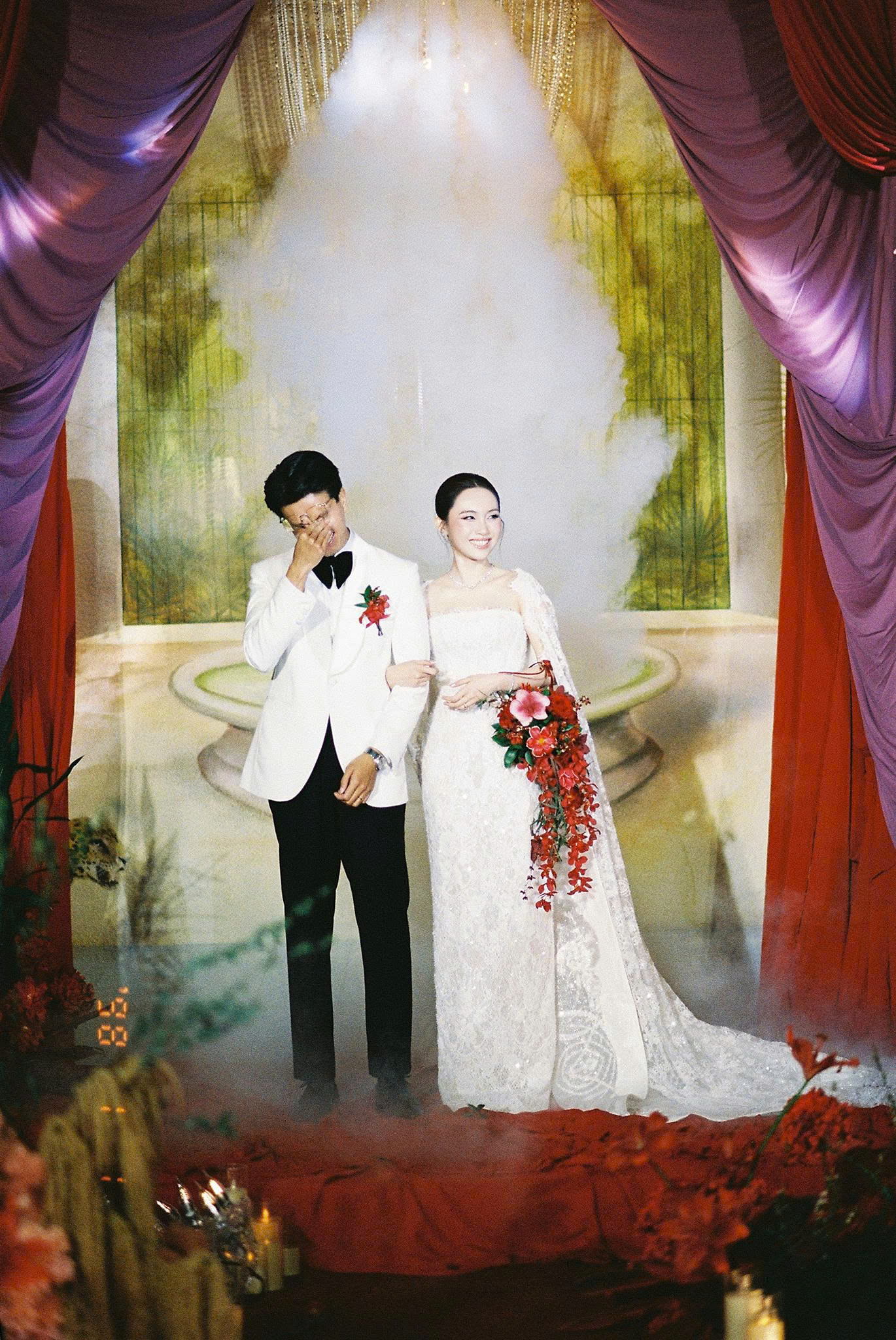 Váy cưới đuôi cá mang lại cảm giác “có hồn”, giúp nàng tỏa sáng từng phút giây