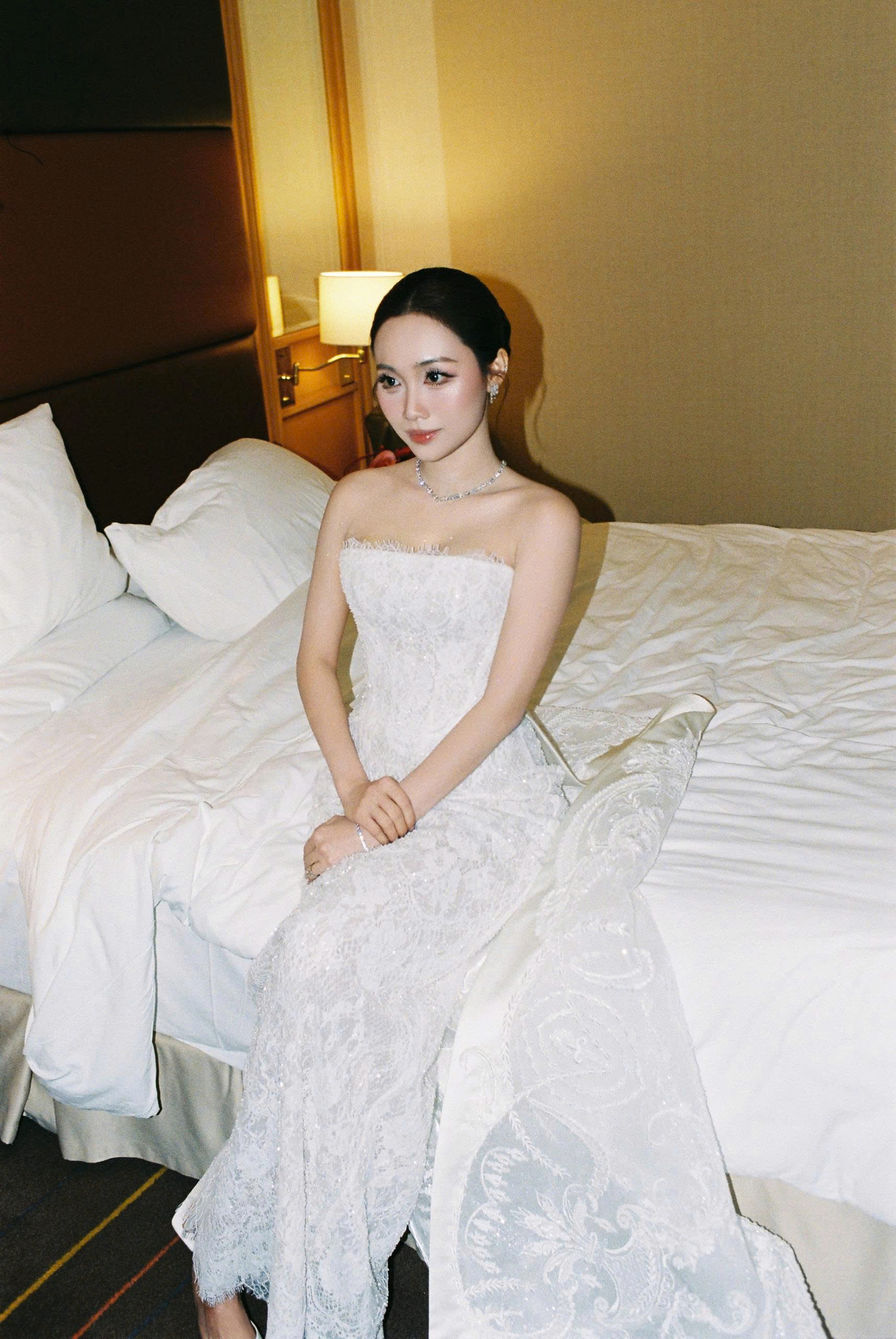 Từng chi tiết đều góp phần tạo nên vẻ đẹp cho mẫu váy cưới