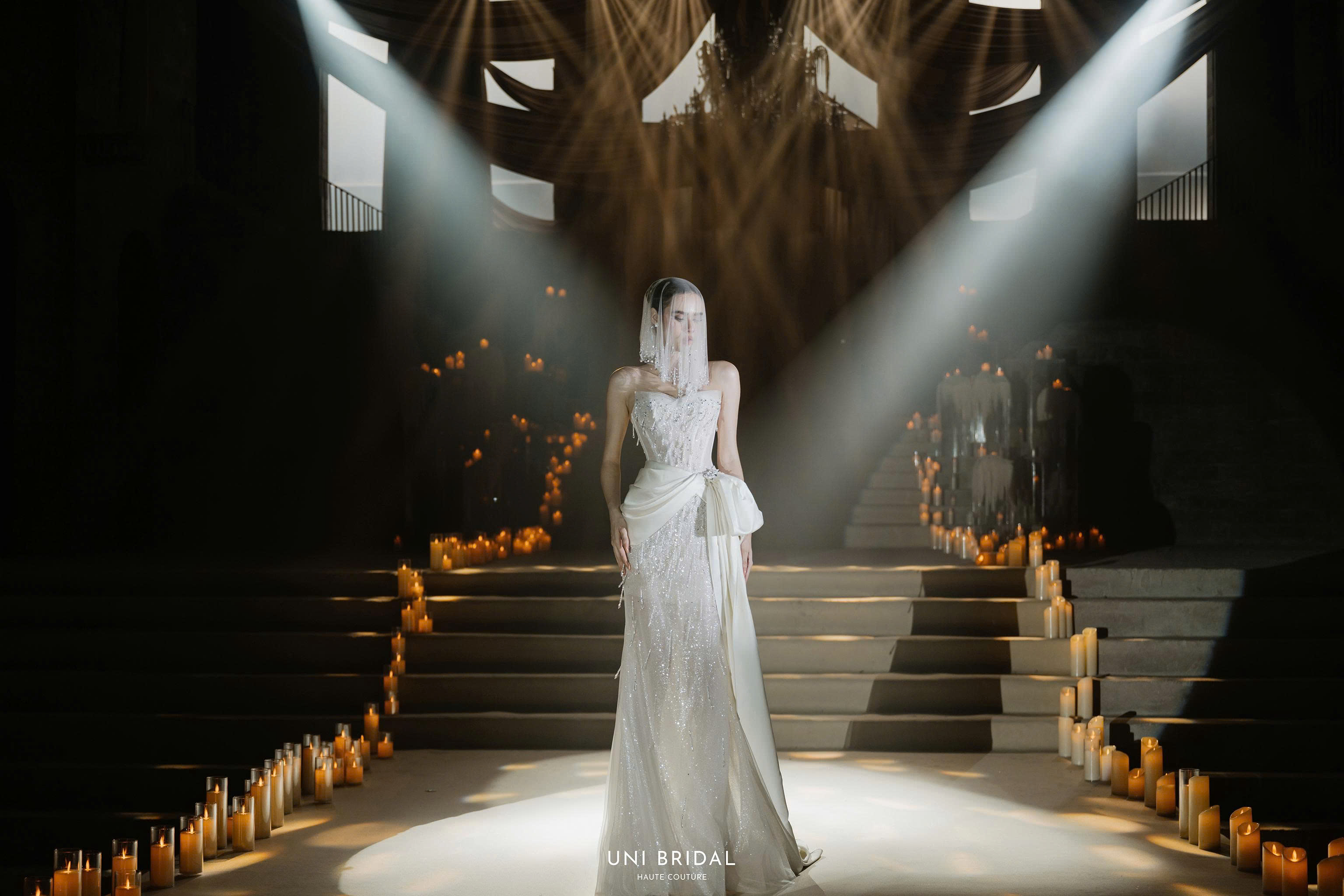 Ưu tiên chất liệu cao cấp khi chọn váy cưới sang trọng