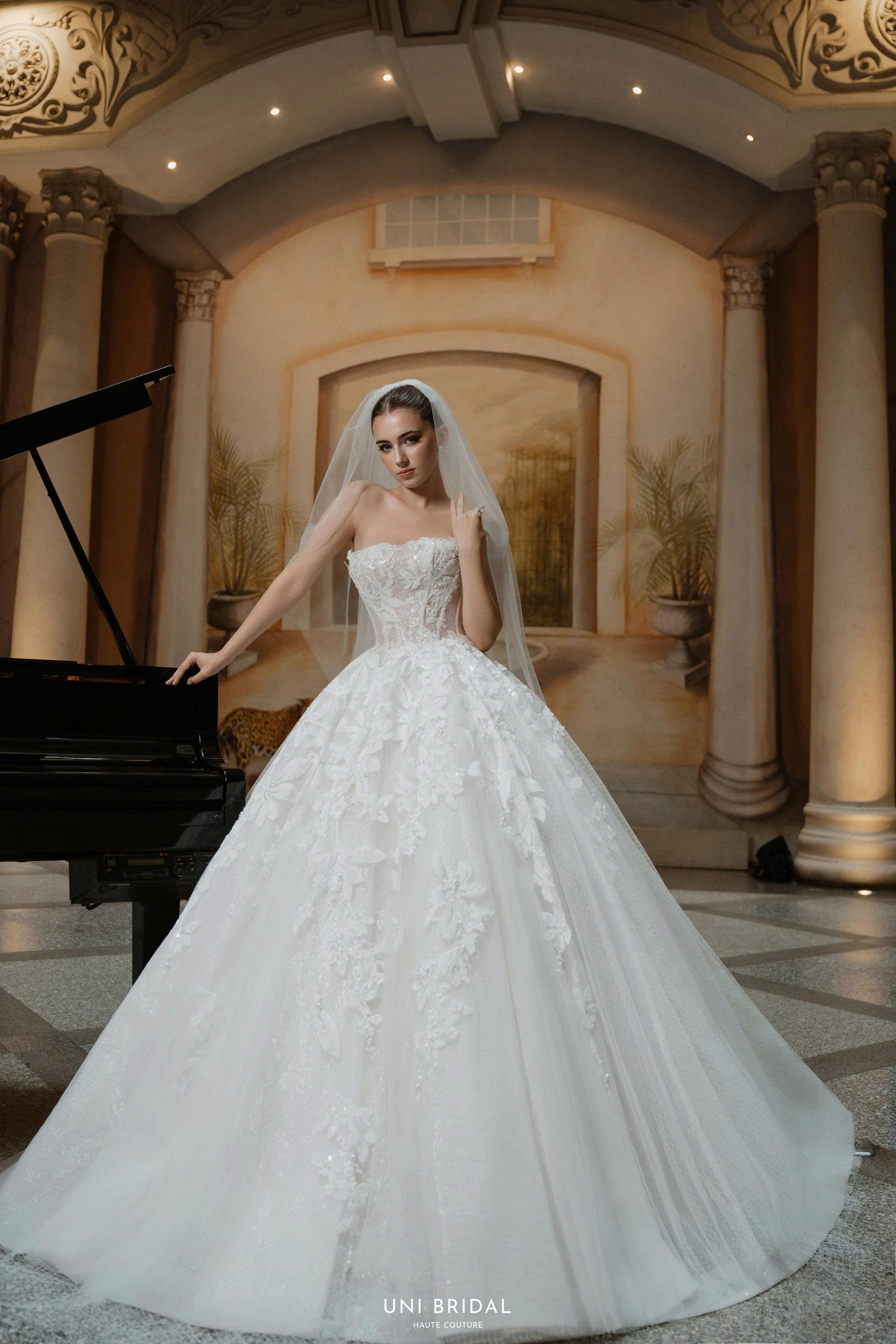 Phác họa vẻ đẹp lãng mạn bay bổng khi kết hợp chất liệu voan và ren