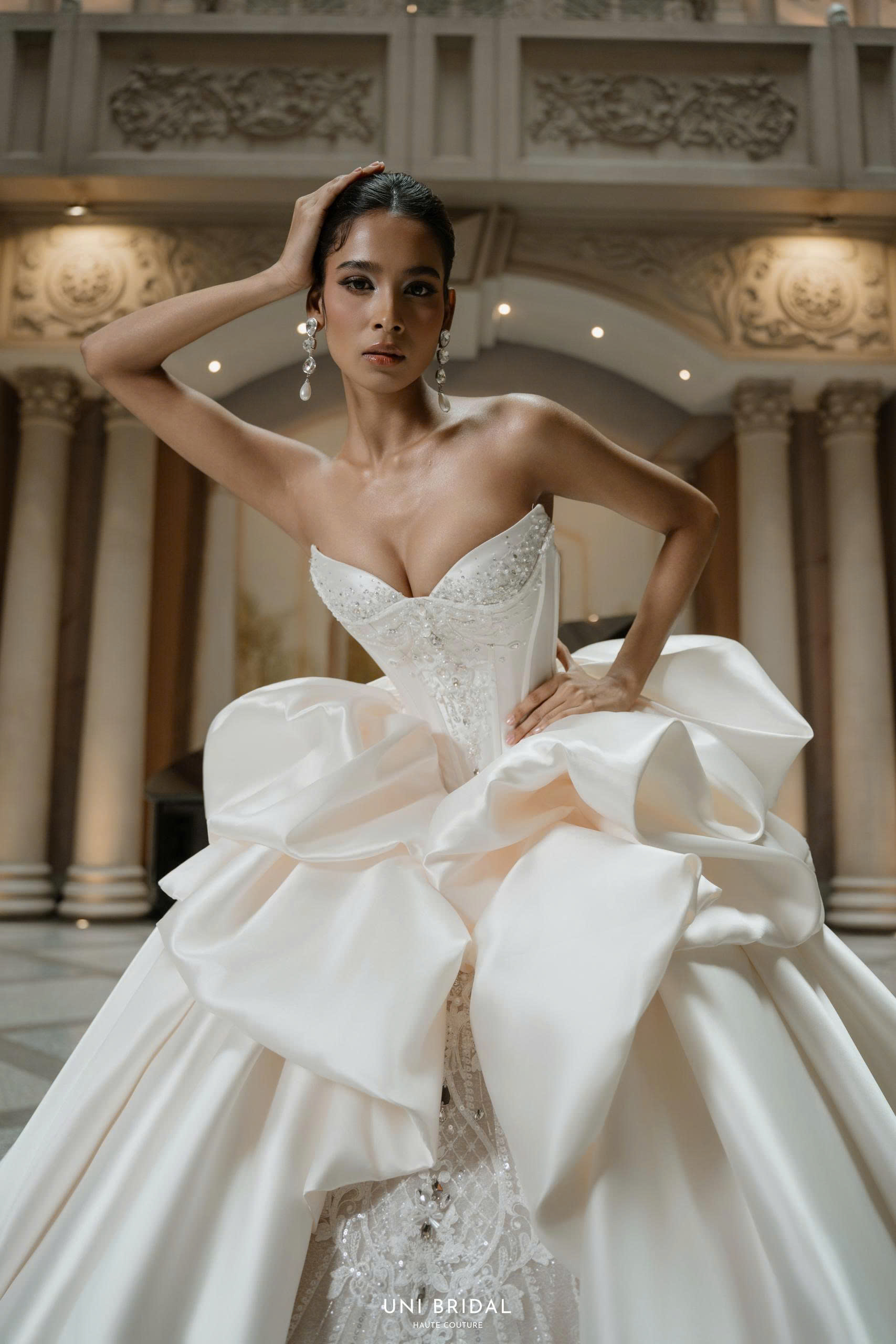 Mỗi chất liệu váy cưới đều vang trong mình một vẻ đẹp rất riêng