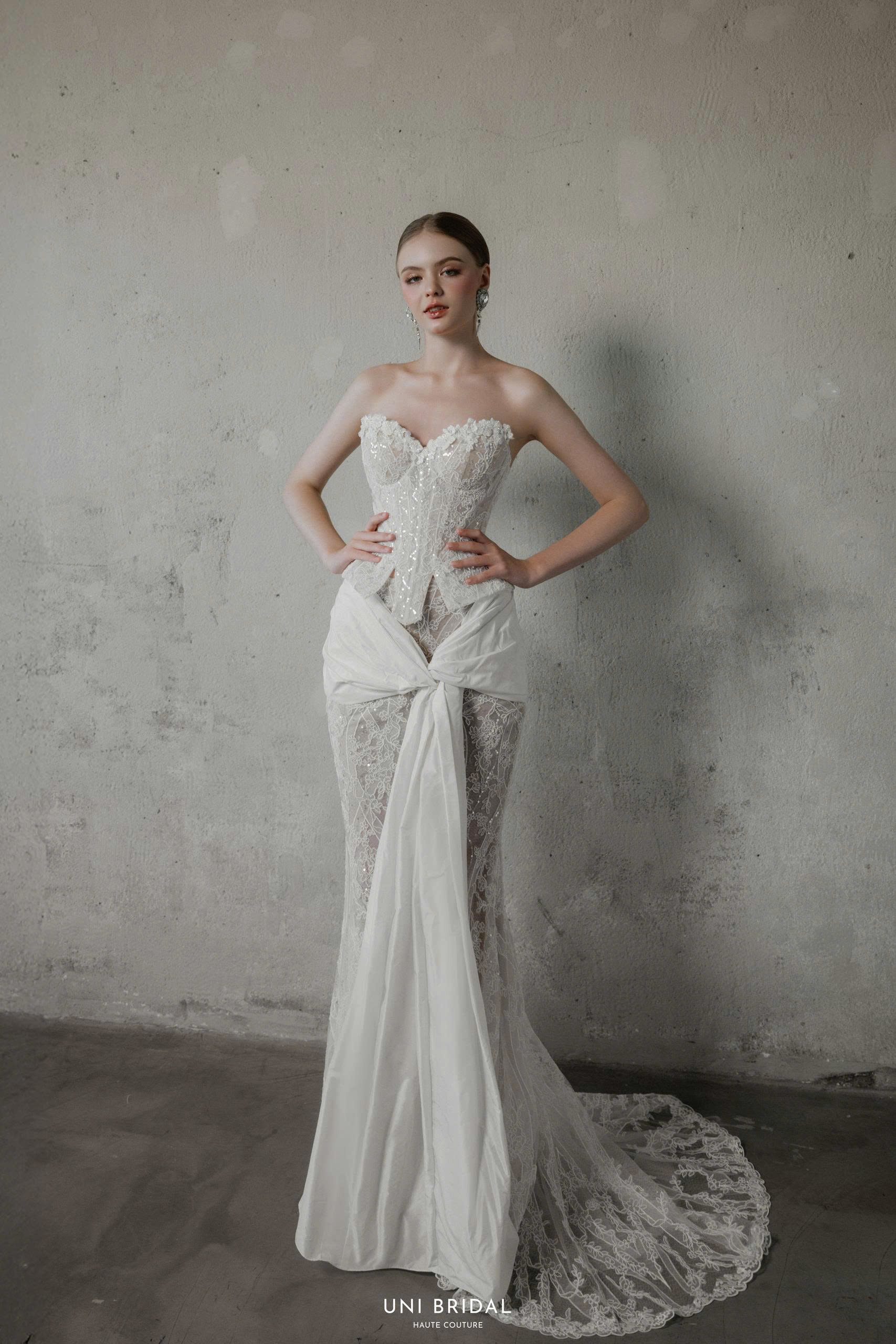 Form dáng chuẩn giúp tôn trọn vẻ đẹp của cô dâu