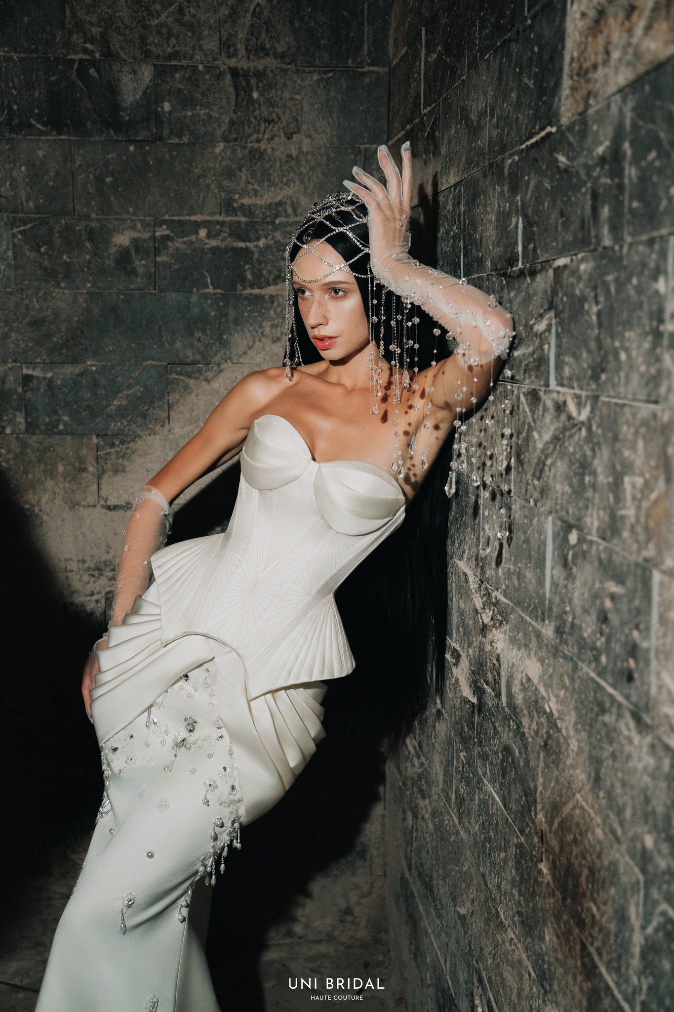 Uni Bridal luôn để cao kỹ thuật xử lý trong từng chi tiết váy cưới